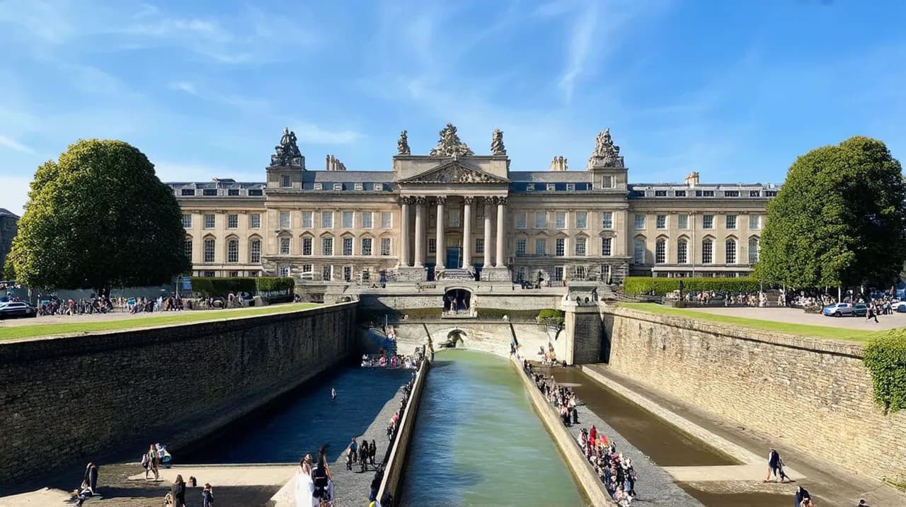 Bath Travel Itinerary: Explore the Historic City