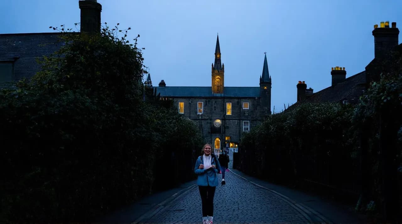 Derry (Londonderry) Travel Itinerary: Explore the City