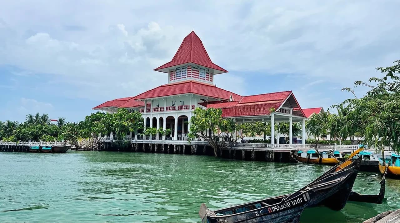 Kuala Terengganu Weekend Itinerary: Explore the Coast