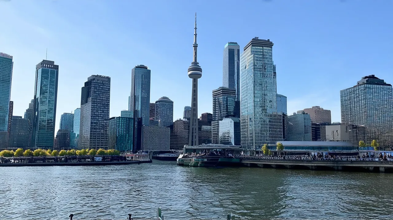 Toronto Weekend Itinerary: Explore the City Life