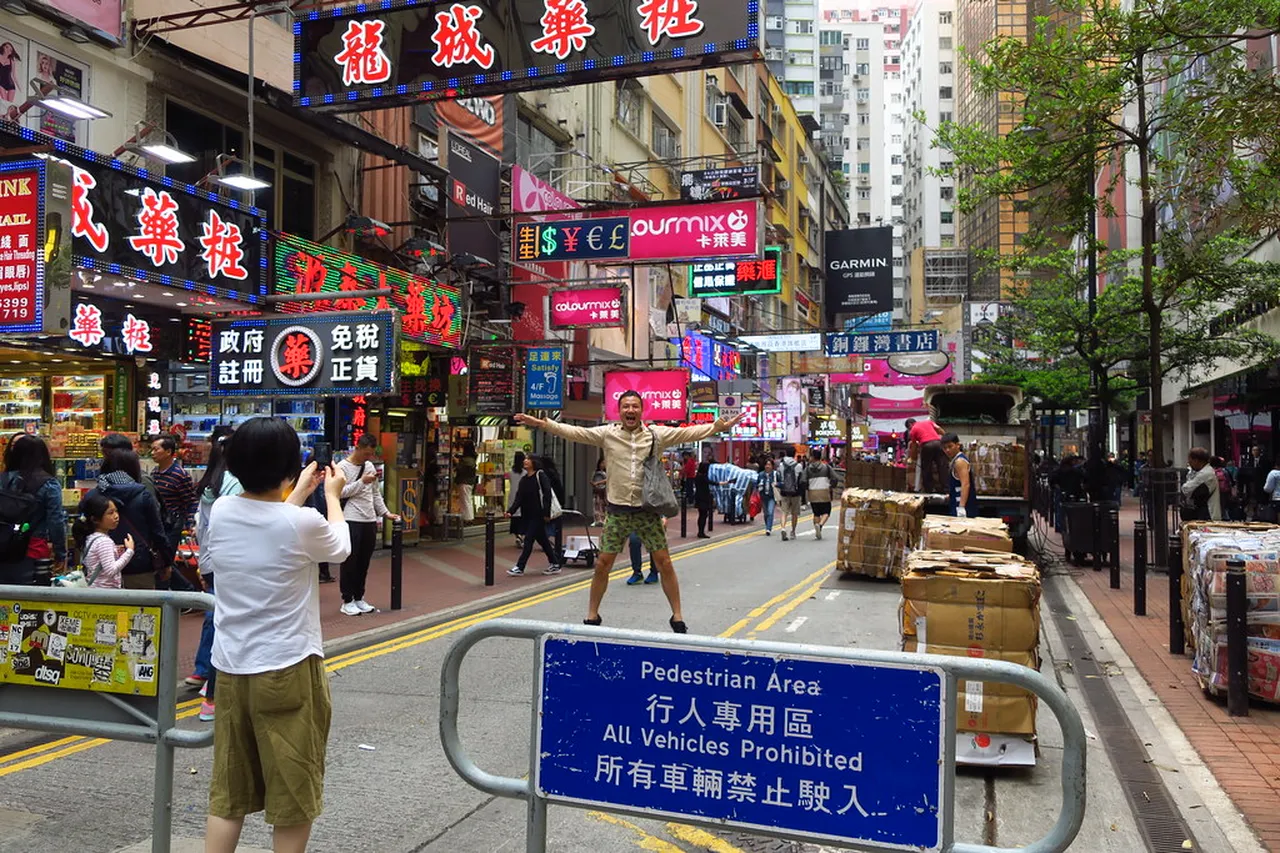 1. Day 1: Discover Hong Kong Island